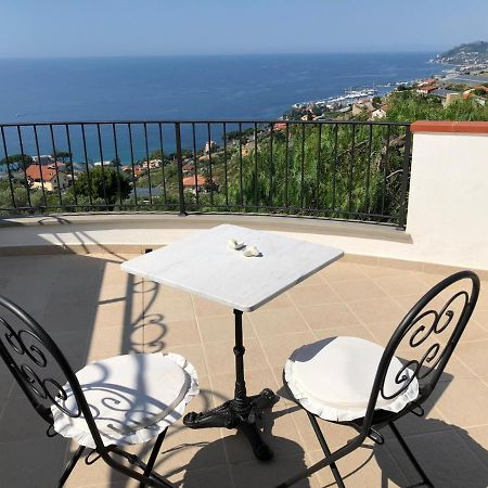 La Casa Di Sissi B&B Санремо Экстерьер фото